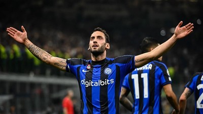 Galatasaray Hakan Çalhanoğlu için resmi teklif yaptı