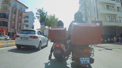 Kuryelerin tehlikeli yolculuğu yürekleri ağza getirdi