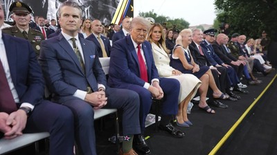 Trump’tan 79. yaşında askeri gövde gösterisi: Washington’da tartışmalı tören