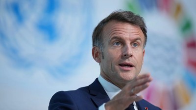 Macron'dan "İran'da rejim değişikliği" uyarısı