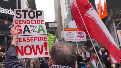 Times Meydanı’nda İran’a destek gösterisi düzenlendi