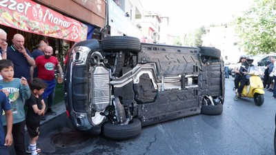 Sarıyer'de motosiklete çarpıp kaçan cip devrildi