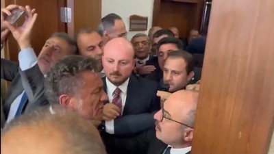 Meclis’te gerginlik: Yumruklar havada uçuştu