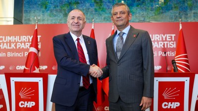 Ümit Özdağ ilk ziyaretini Özgür Özel'e yaptı