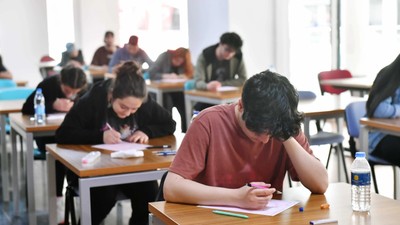 YKS maratonu başladı: 2,5 milyondan fazla aday ter döküyor