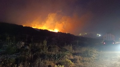 Menemen'de makilik yangını: Ekiplerin müdahalesi sürüyor