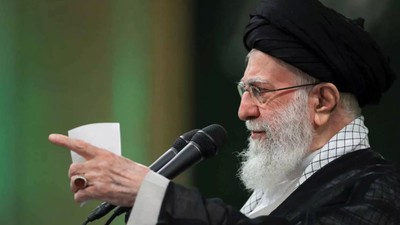 İran Dini Lideri Hamaney: "Hiçbir saldırıya boyun eğmeyeceğiz"