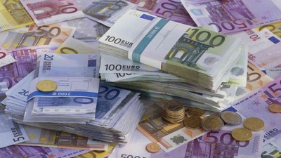 Euro tarihi rekor kırdı