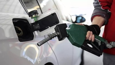 Akaryakıta büyük indirim geldi, tabelalar değişti