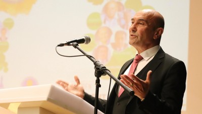 İzmir Büyükşehir Belediyesi'ne operasyon! Tunç Soyer gözaltında