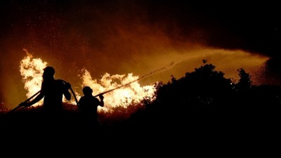 Türkiye'de orman yangınları | Çeşme'de alevlerle mücadele sürüyor