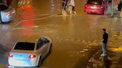 Fatsa'da sağanak su baskınlarına neden oldu