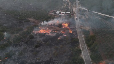 İzmir alev alev! Çeşme ve Ödemiş yanıyor: Alevler otoyola ulaştı, can kaybı var