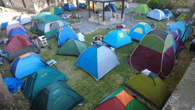 Kırkpınar sevdalıları otellerde yer bulamayınca parklara çadır kurdu