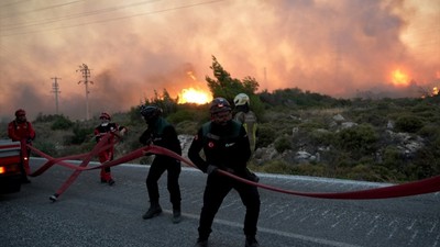 Son Dakika: Çeşme'deki yangın kontrol altına alındı