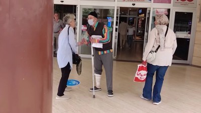 Dilenci kılığına giren zabıta 10 dakikada 240 TL topladı