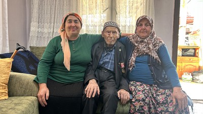 103 yaşındaki Kore Gazisi torununun torununu gördü! Senelerdir her gün yaptığı tek şey var