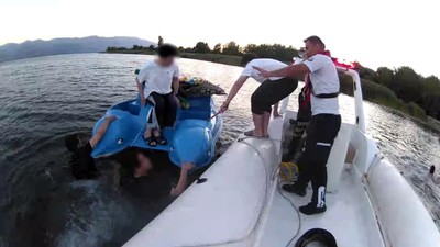 Sapanca Gölü’nde can pazarı! 17 kişi boğulmaktan son anda kurtarıldı