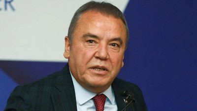 Muhittin Böcek görevden uzaklaştırıldı