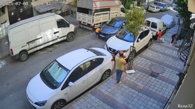 Sultangazi'de yola fırlayan çocuğa otomobil çarptı