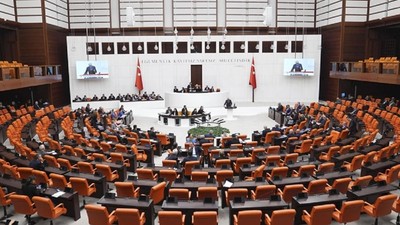 Emeklinin zammı TBMM'den geçti! En düşük emekli aylığı 16.881 liraya çıktı