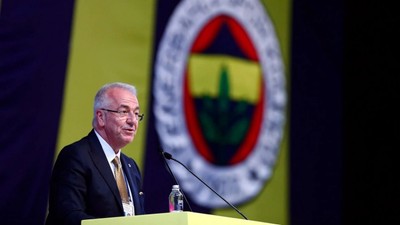 Fenerbahçe Başkan Vekili Erol Bilecik görevinden istifa ettiğini açıkladı