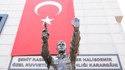 Darbe seyrini değiştiren kahraman: Ömer Halisdemir'in şehadet noktası özel zeminle korunuyor