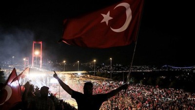 FETÖ'cü hainlerin darbe girişiminin üzerinden 9 yıl geçti