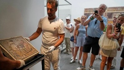 800 senelik gizem çözüldü! Çalınan erotik mozaik, yurduna döndü