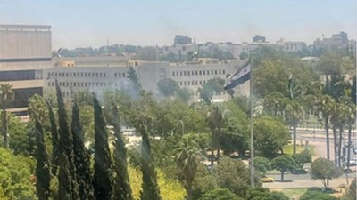 İsrail, Suriye Genelkurmay Başkanlığı'nı vurdu!