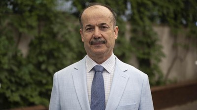 Yunus Emre Enstitüsü'nün eski başkanı Şeref Ateş usulsüz işlemden gözaltına alındı