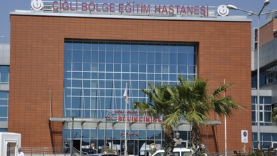 İzmir'de 45 yaşındaki kadın eski kocası tarafından defalarca bıçaklanarak öldürüldü
