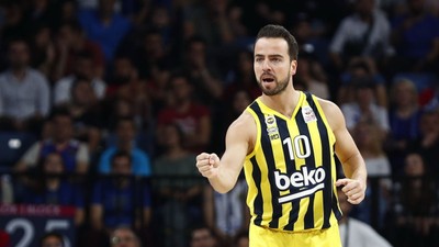 Melih Mahmutoğlu bir yıl daha Fenerbahçe Beko’da