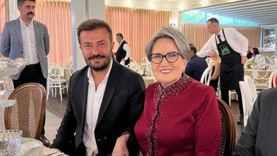 Meral Akşener yeni imajıyla bir davette görüntülendi