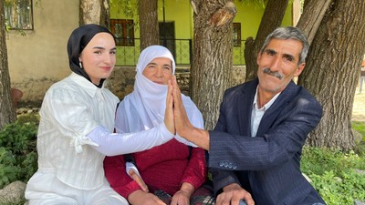YKS çıkışı babası çiçeklerle karşılamıştı: Çimen, Türkiye 10.840’cısı oldu