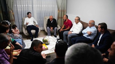 Bakan Murat Kurum'dan Akçadağ'da depremzede aileye ziyaret