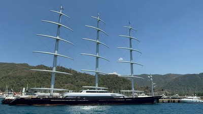 Dünyanın en büyük ve teknolojik yelkenlisi Marmaris'te