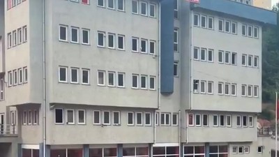 Dev muhtarlık binası gündem oldu! "Devlet mi yönetiyor burada?"