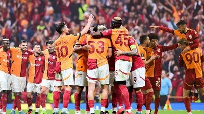 Galatasaray, iki yıldız ismin sözleşmesini uzattı!