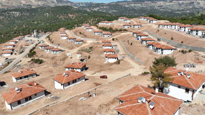 Deprem bölgesinin iki katlı köy evleri tamamlandı: Bulanık köyünde yaşamın başlamasına az kaldı