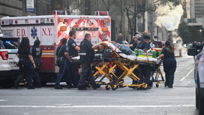 New York'ta silahlı baskın: 1'i polis 4 kişi öldü