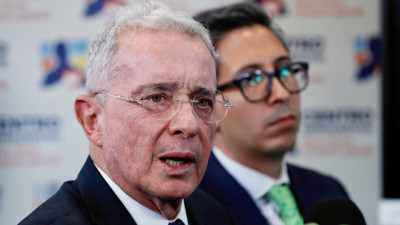 Kolombiya'da eski Devlet Başkanı Uribe, 12 yıl ev hapsine mahkum edildi