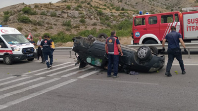 Lastiği kopan otomobil takla attı: 1 yaralı