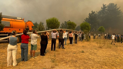 Çanakkale'de halkı tek vücut oldu: Yangına imece usulü müdahale