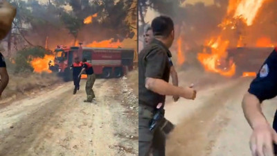 İtfaiye aracı alevler arasında kaldı, itfaiye erleri canını zor kurtardı