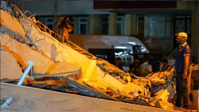Balıkesir'de deprem sonrası okullar ve kamu personeli için karar verildi.