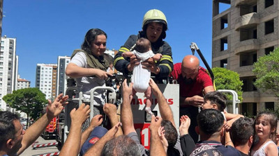 Kayseri'de 14 katlı bir binada yangın çıktı, ekiplerin müdahalesi sürüyor!