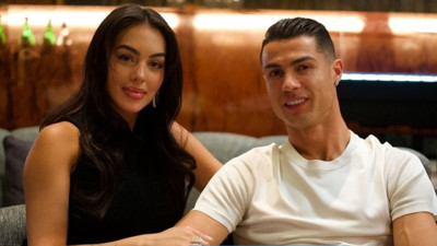 Ronaldo, 2 çocuğunun annesine 9 yıl sonra evlilik teklifi etti