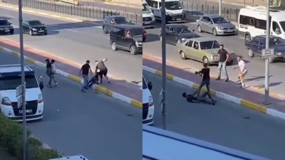 Trafikte çekiçli ve sopalı kavga kamerada
