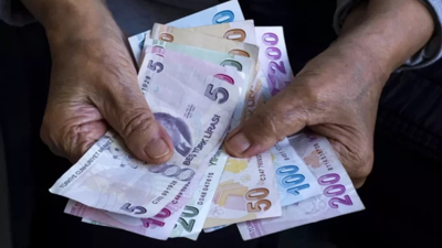 2026 ve 2027 enflasyon hedefleri belli oldu! Memur ve emekliler etkilenecek